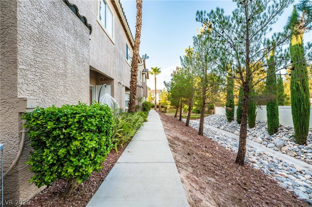 2000 Quartz Cliff, Las Vegas, NV 89117