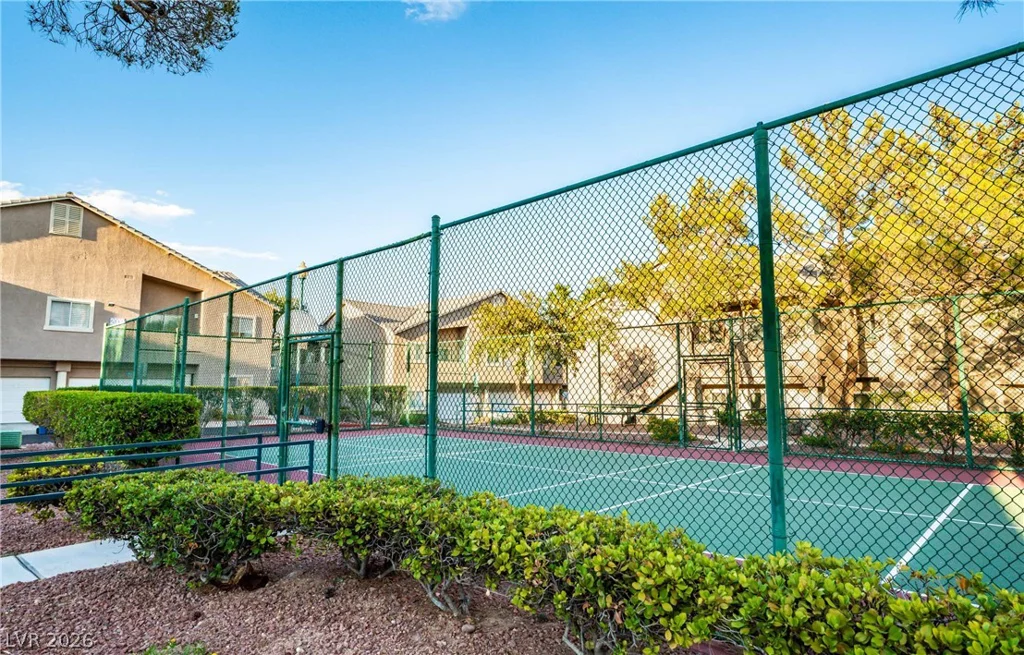 2000 Quartz Cliff, Las Vegas, NV 89117