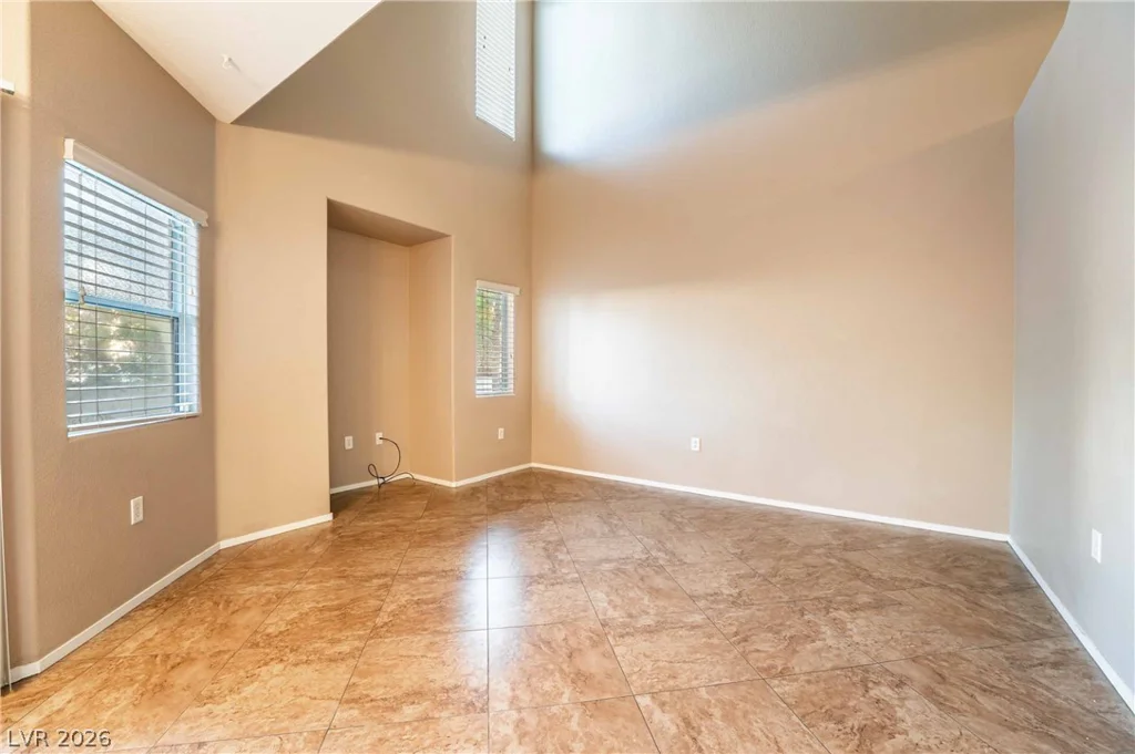 2000 Quartz Cliff, Las Vegas, NV 89117