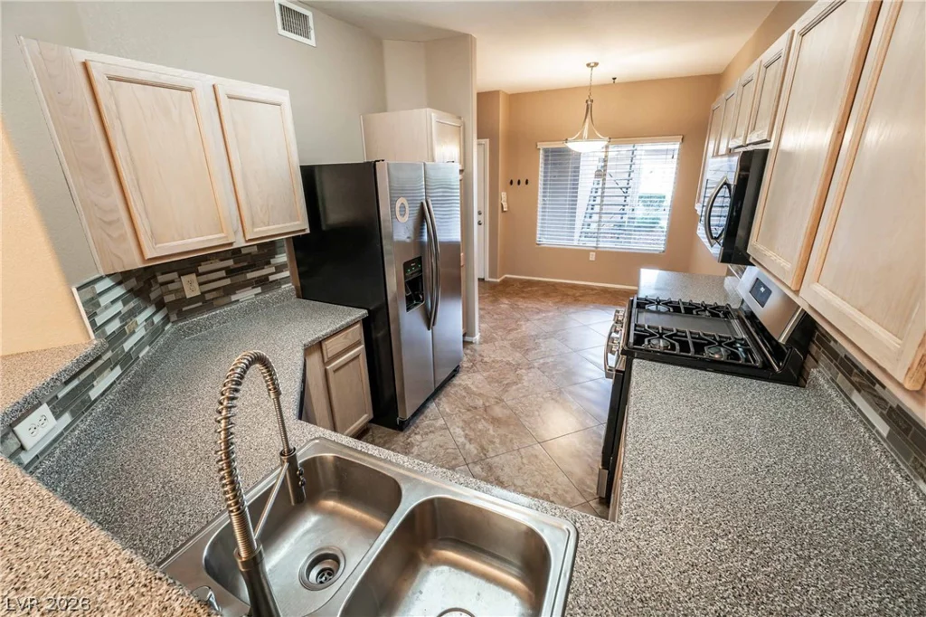 2000 Quartz Cliff, Las Vegas, NV 89117