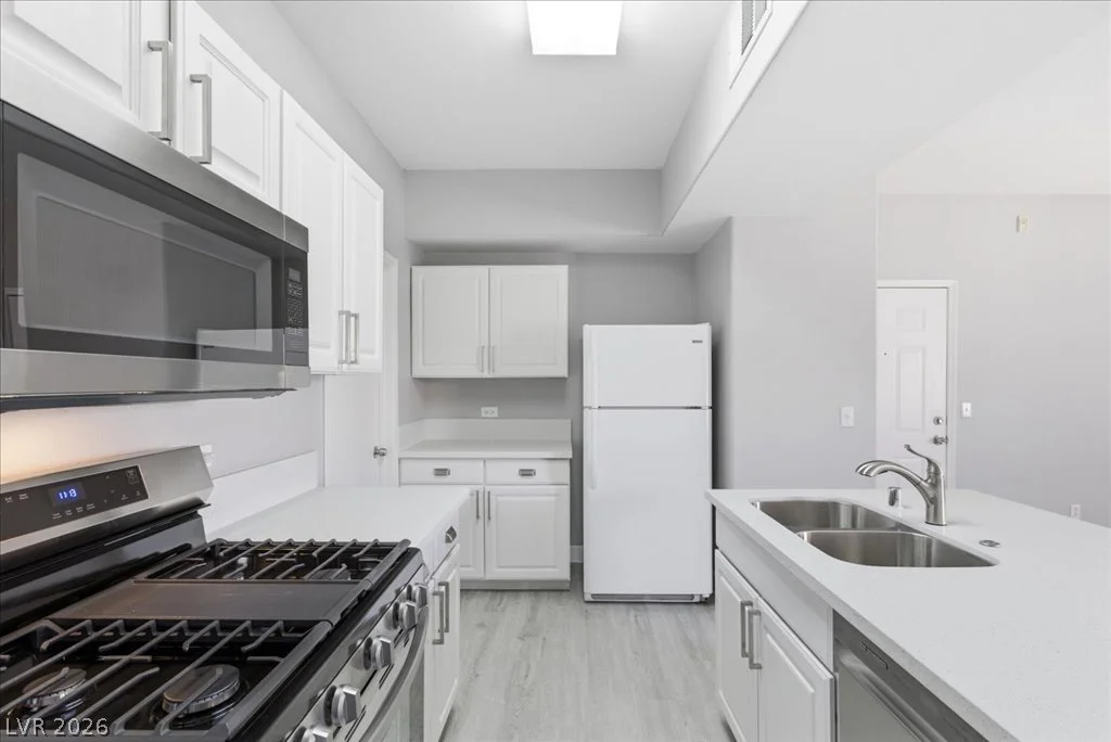 8250 Grand Canyon, Las Vegas, NV 89166