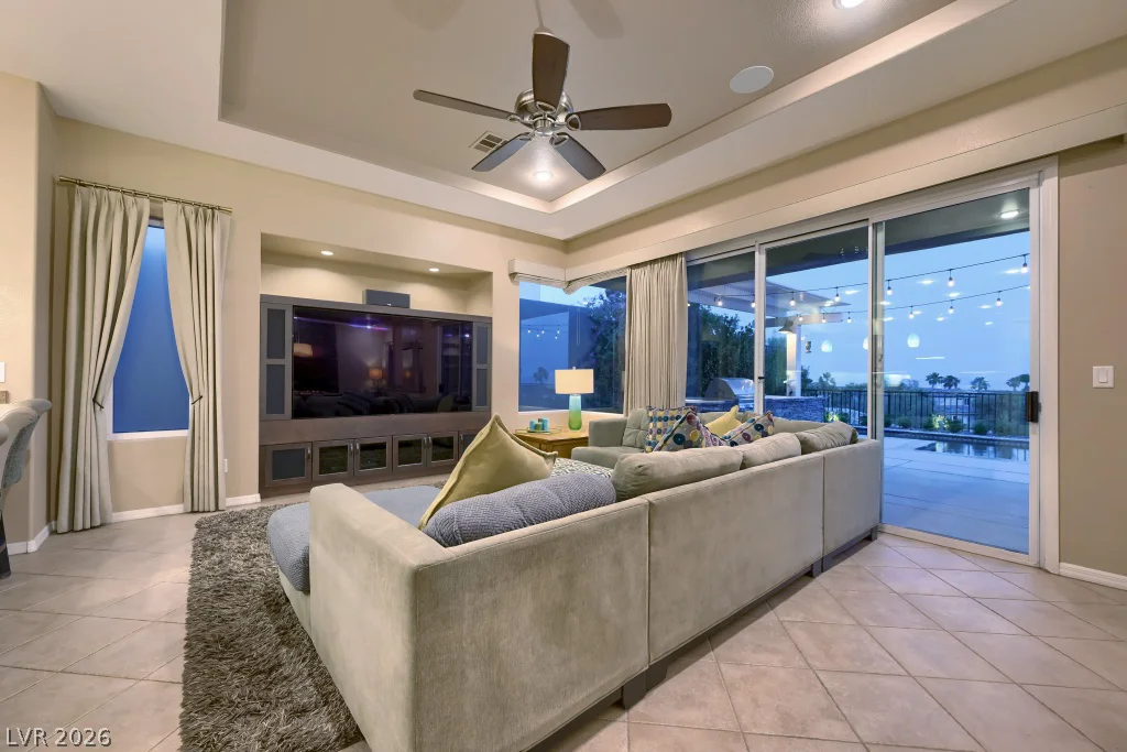 11686 Glowing Sunset, Las Vegas, NV 89135