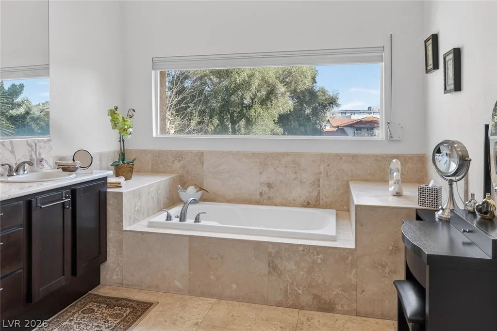 3020 Bel Air, Las Vegas, NV 89109