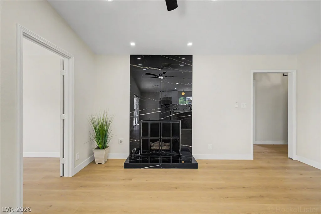 6411 Aclare, Las Vegas, NV 89118