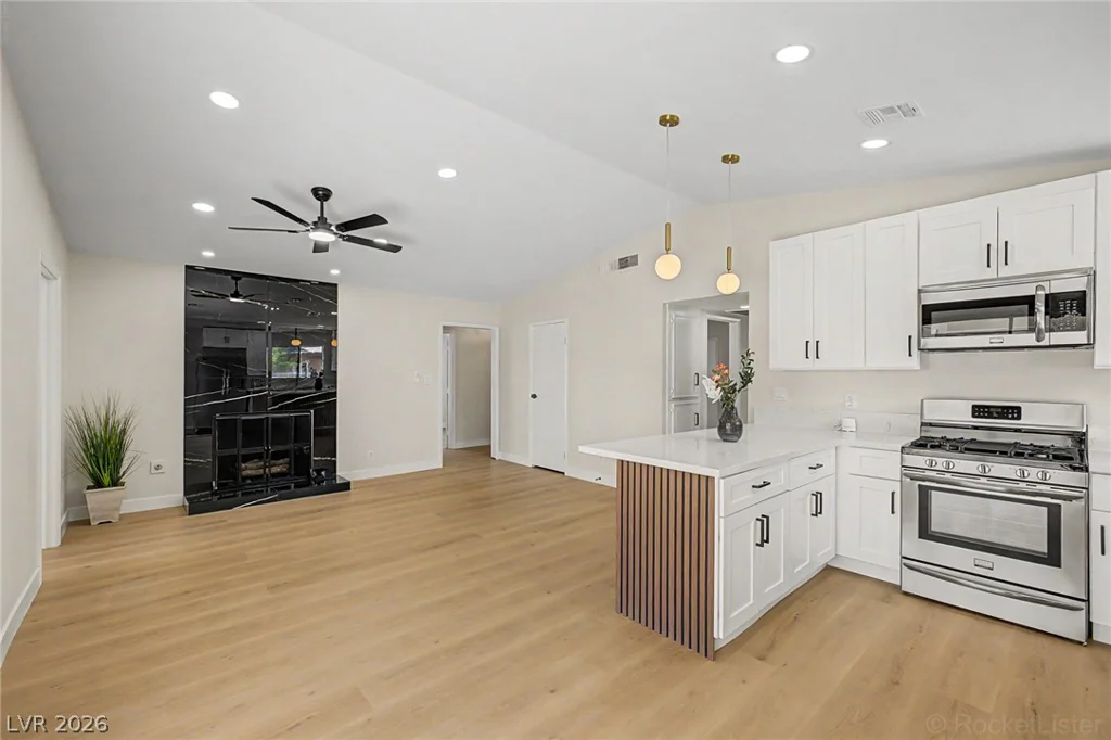 6411 Aclare, Las Vegas, NV 89118