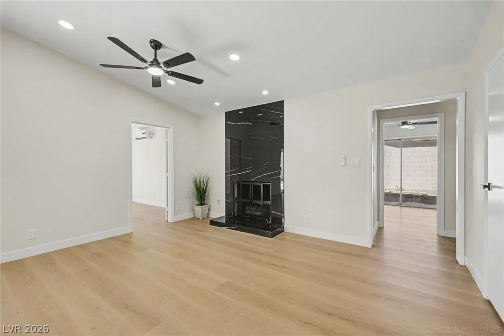 6411 Aclare, Las Vegas, NV 89118