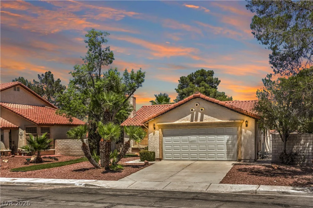 8392 Gresham, Las Vegas, NV 89123