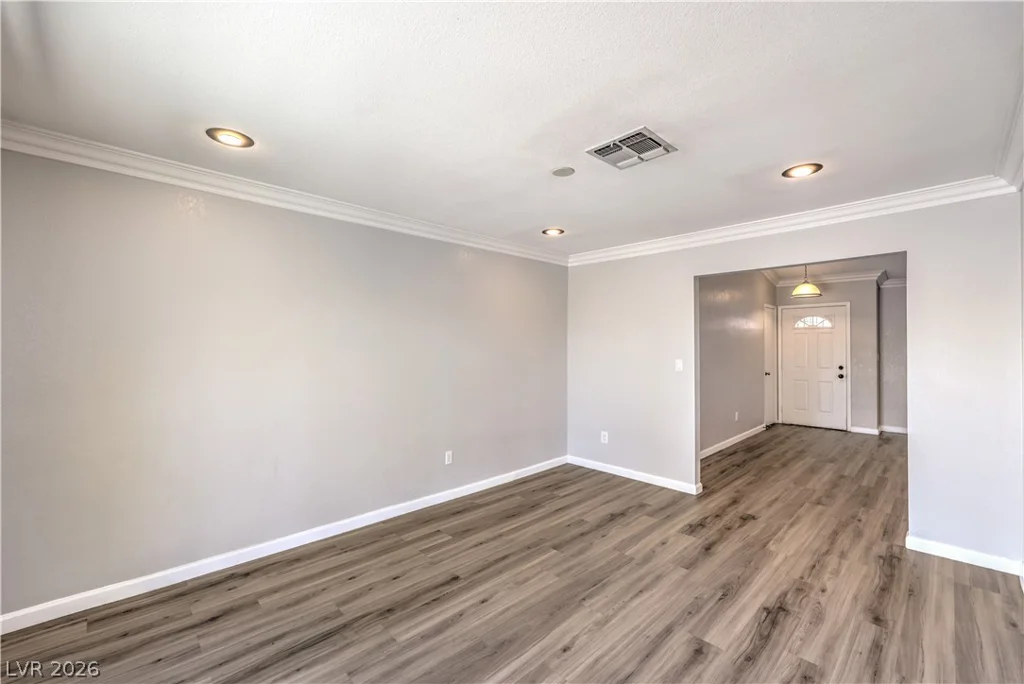 8392 Gresham, Las Vegas, NV 89123