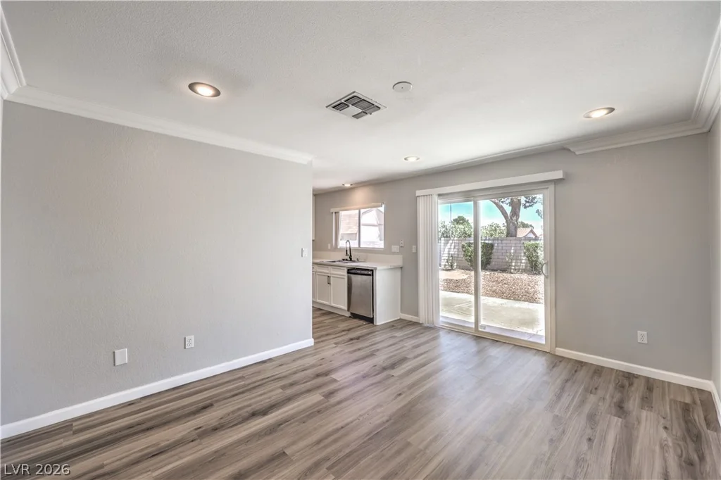 8392 Gresham, Las Vegas, NV 89123