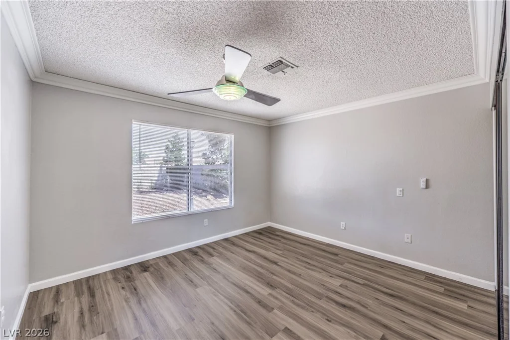 8392 Gresham, Las Vegas, NV 89123