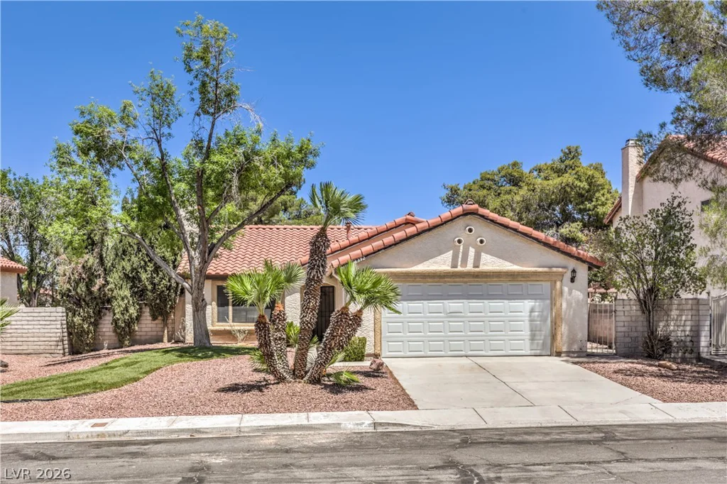 8392 Gresham, Las Vegas, NV 89123