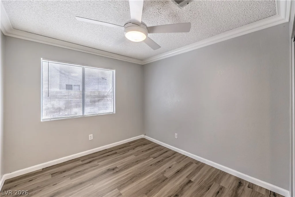 8392 Gresham, Las Vegas, NV 89123