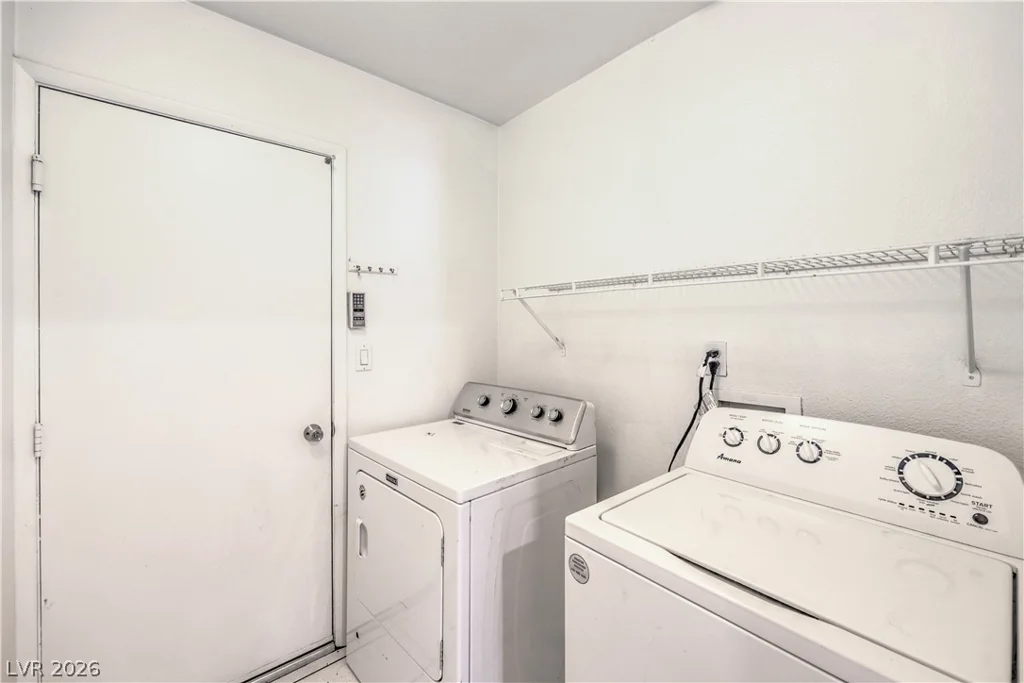 8392 Gresham, Las Vegas, NV 89123