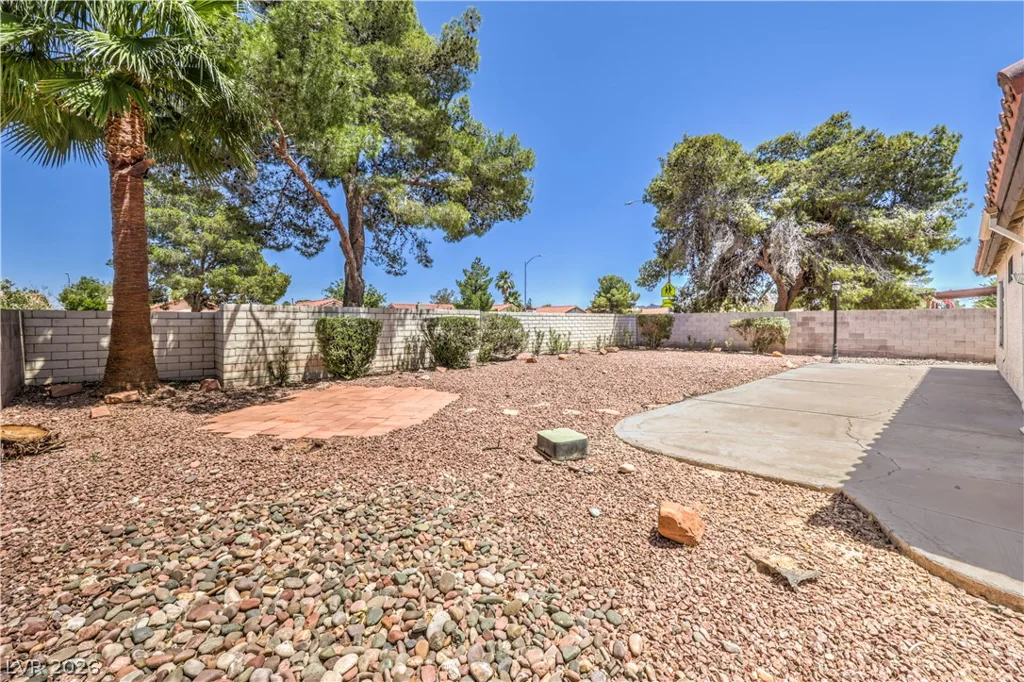 8392 Gresham, Las Vegas, NV 89123