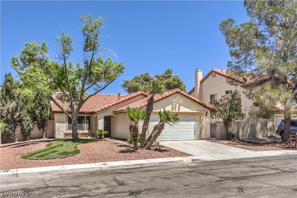 8392 Gresham, Las Vegas, NV 89123