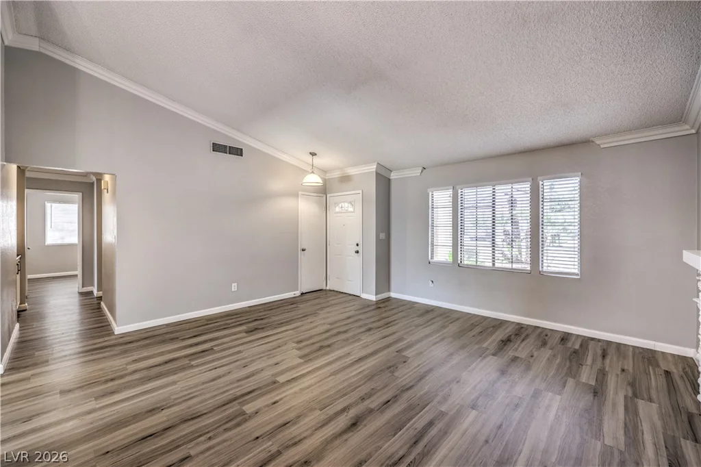 8392 Gresham, Las Vegas, NV 89123