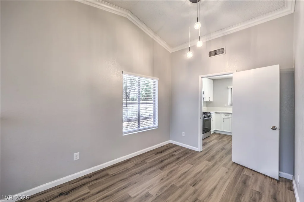 8392 Gresham, Las Vegas, NV 89123
