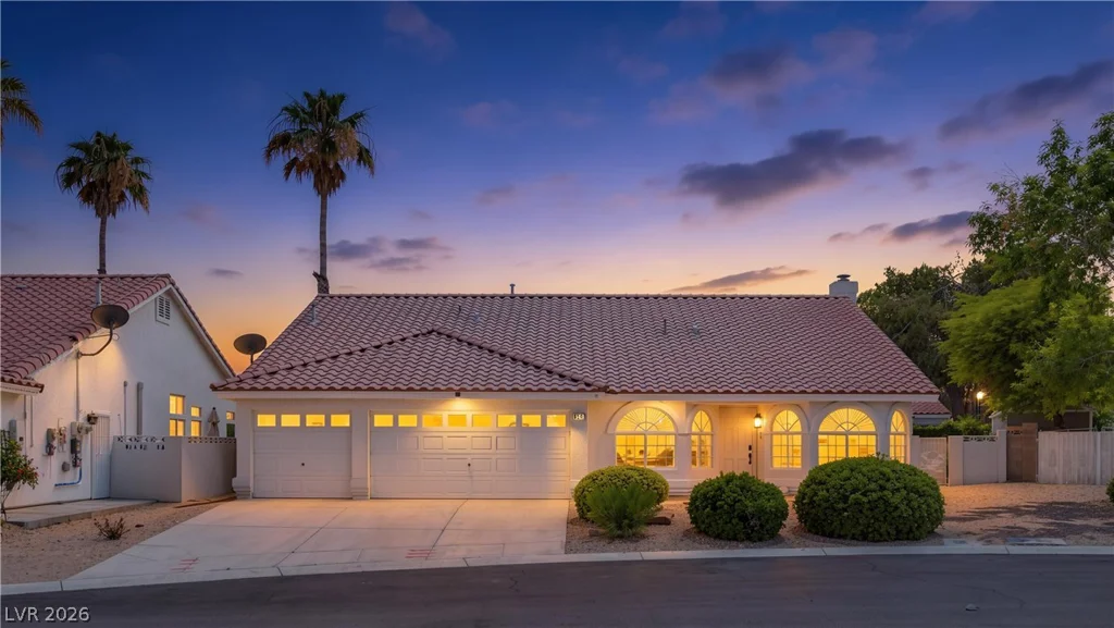 825 Royal Moon, Las Vegas, NV 89123