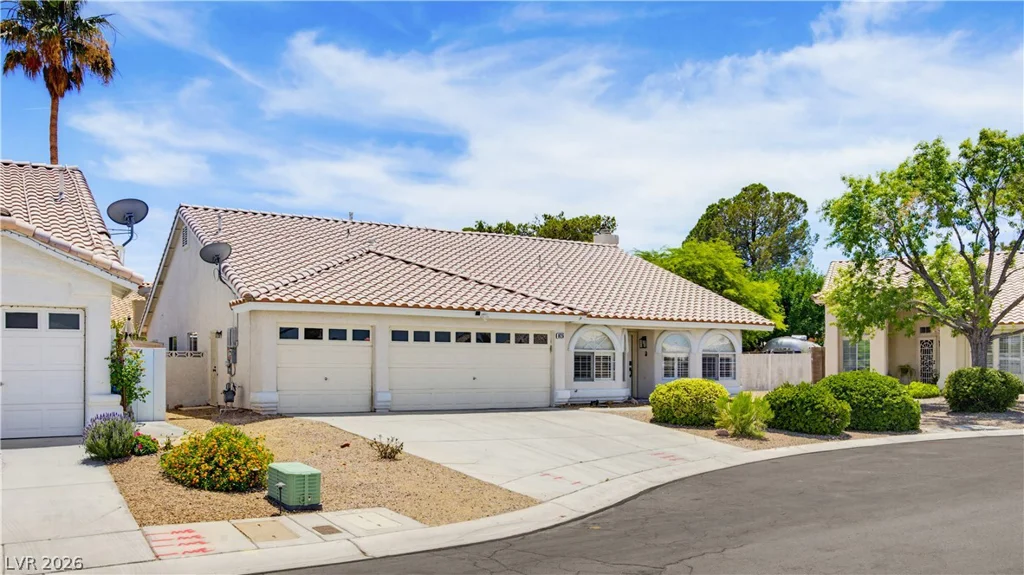 825 Royal Moon, Las Vegas, NV 89123