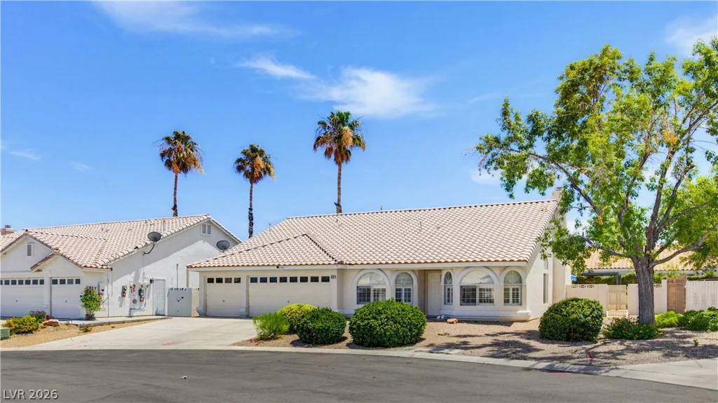 825 Royal Moon, Las Vegas, NV 89123