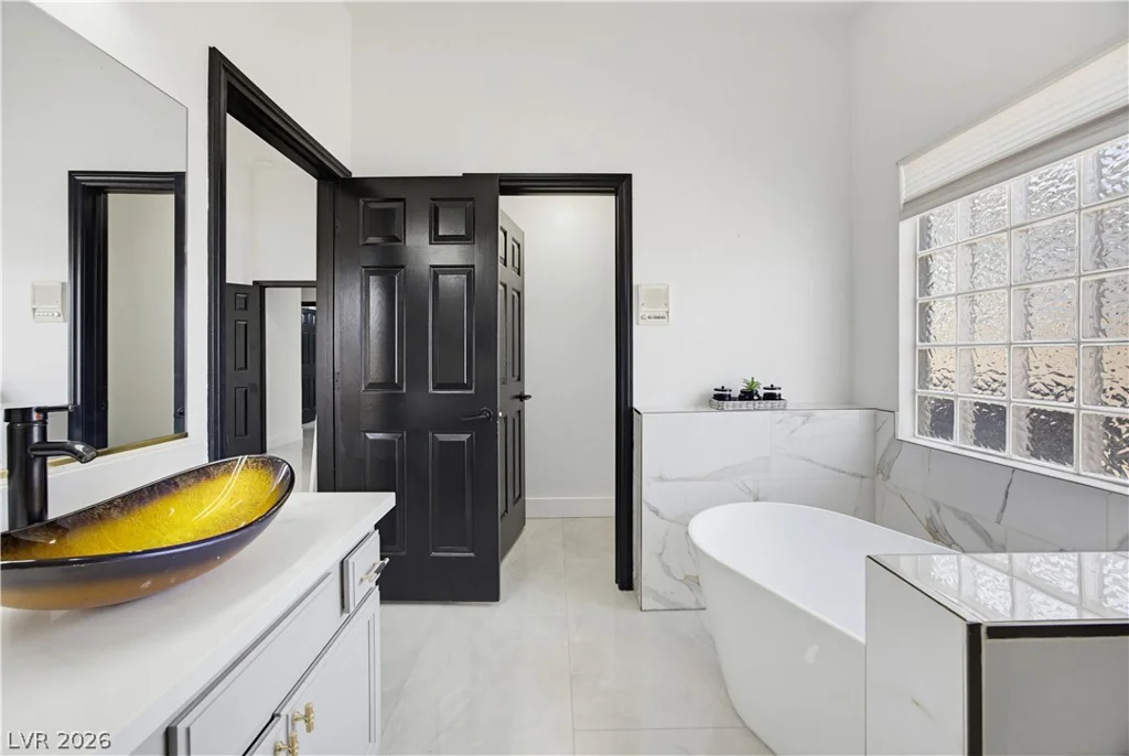 825 Royal Moon, Las Vegas, NV 89123