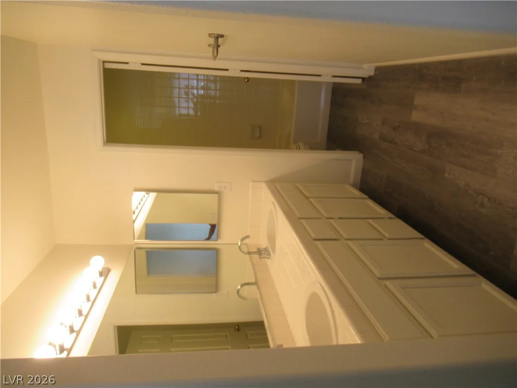 2725 Nellis, Las Vegas, NV 89121