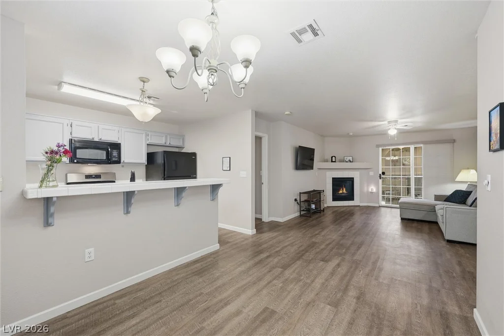 8452 Boseck, Las Vegas, NV 89145