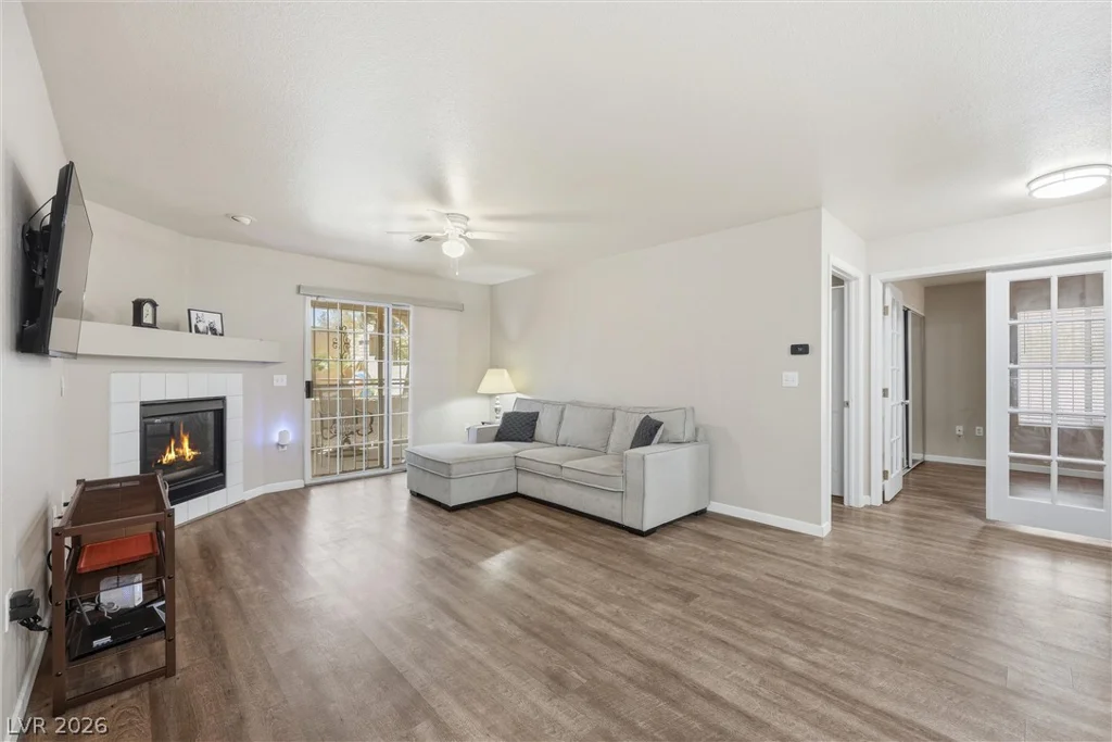 8452 Boseck, Las Vegas, NV 89145