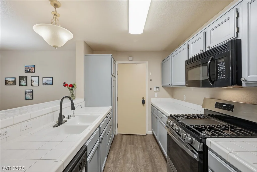 8452 Boseck, Las Vegas, NV 89145