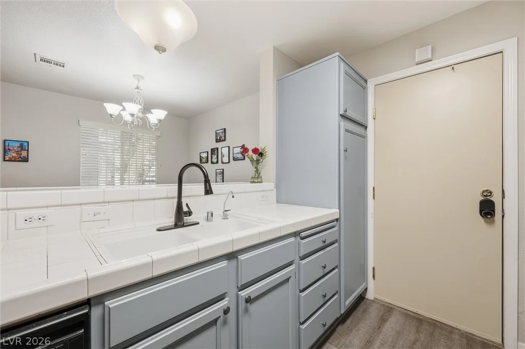 8452 Boseck, Las Vegas, NV 89145