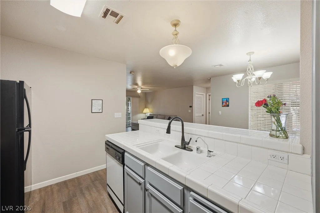 8452 Boseck, Las Vegas, NV 89145