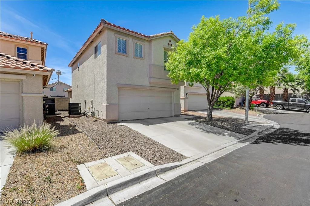 7737 Prosperity River, Las Vegas, NV 89129