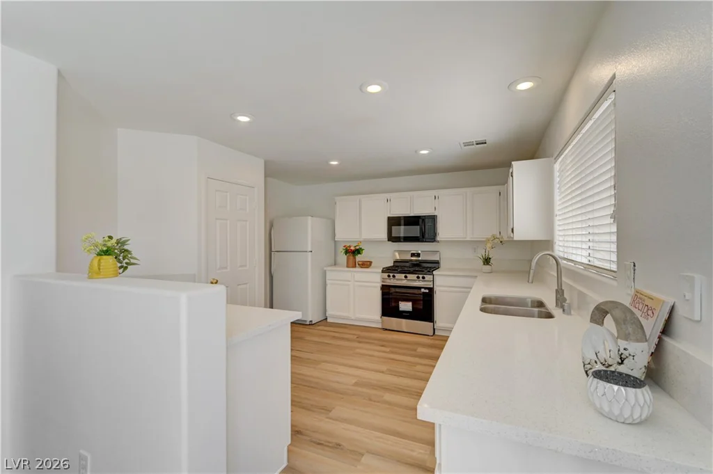 7737 Prosperity River, Las Vegas, NV 89129