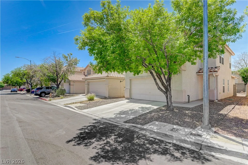 7737 Prosperity River, Las Vegas, NV 89129
