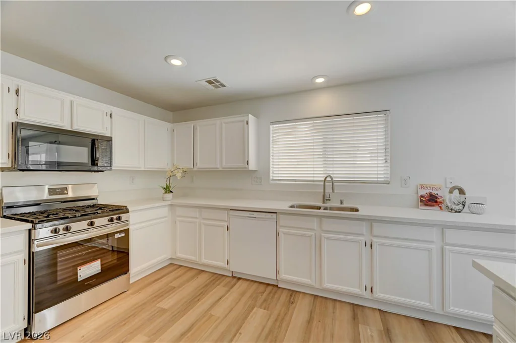 7737 Prosperity River, Las Vegas, NV 89129