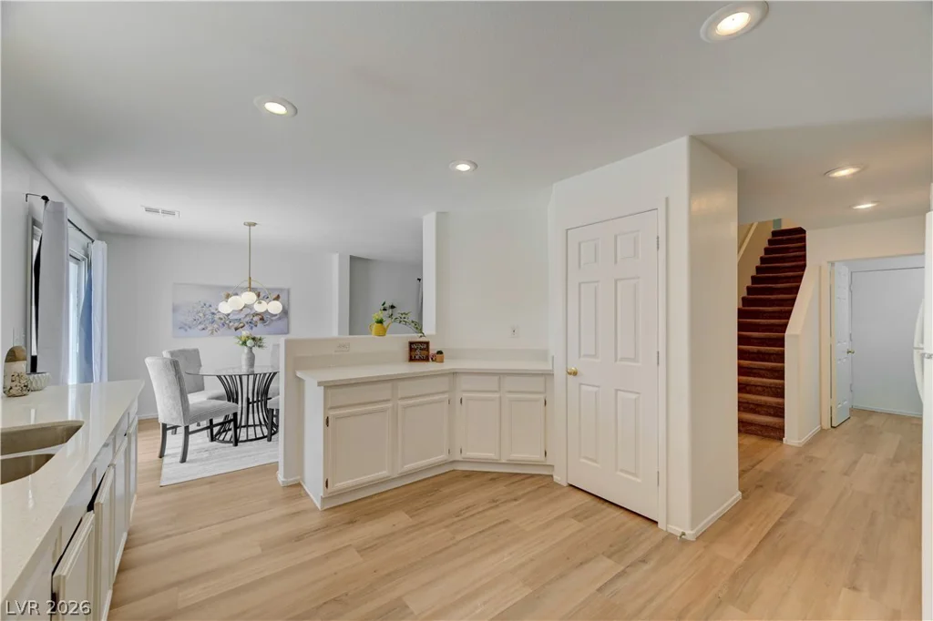 7737 Prosperity River, Las Vegas, NV 89129