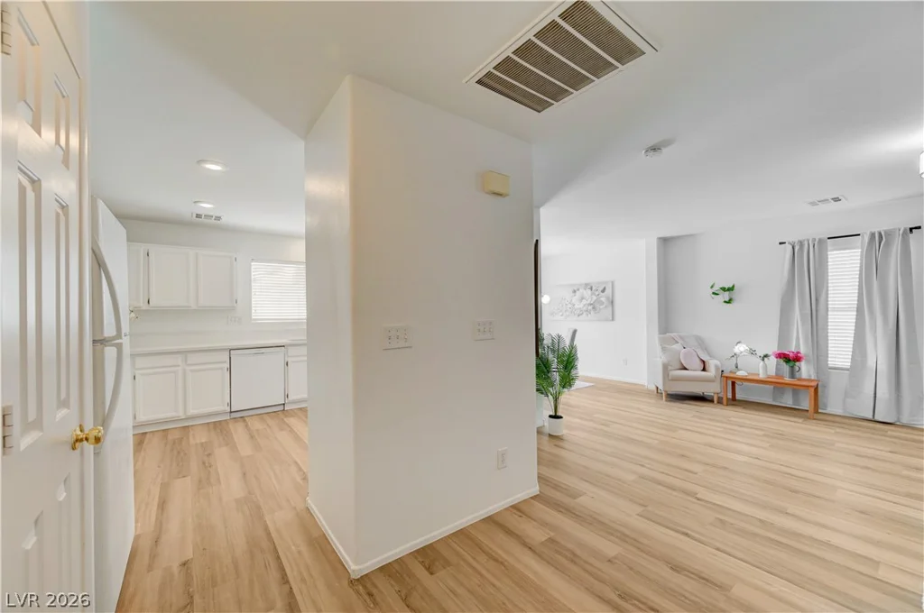 7737 Prosperity River, Las Vegas, NV 89129