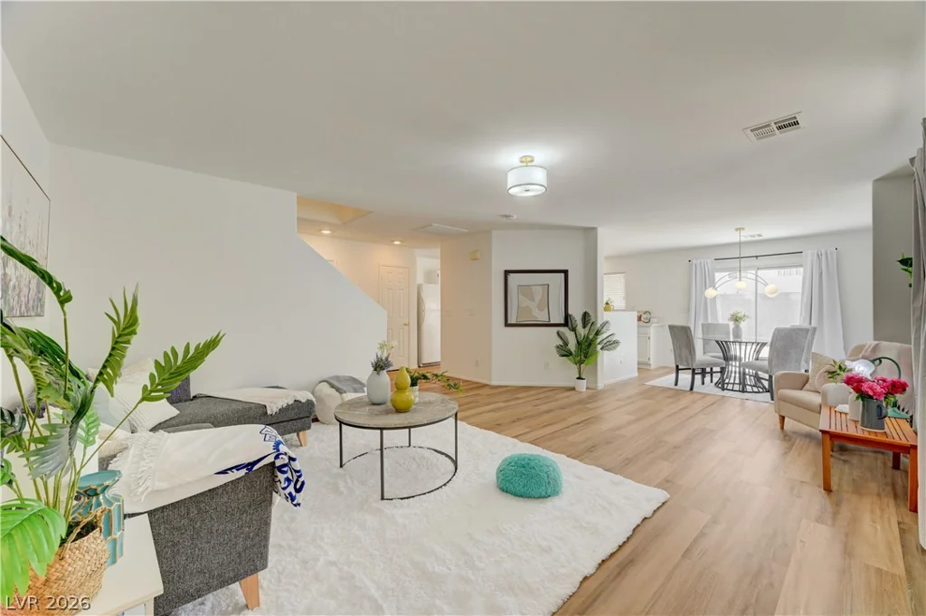 7737 Prosperity River, Las Vegas, NV 89129