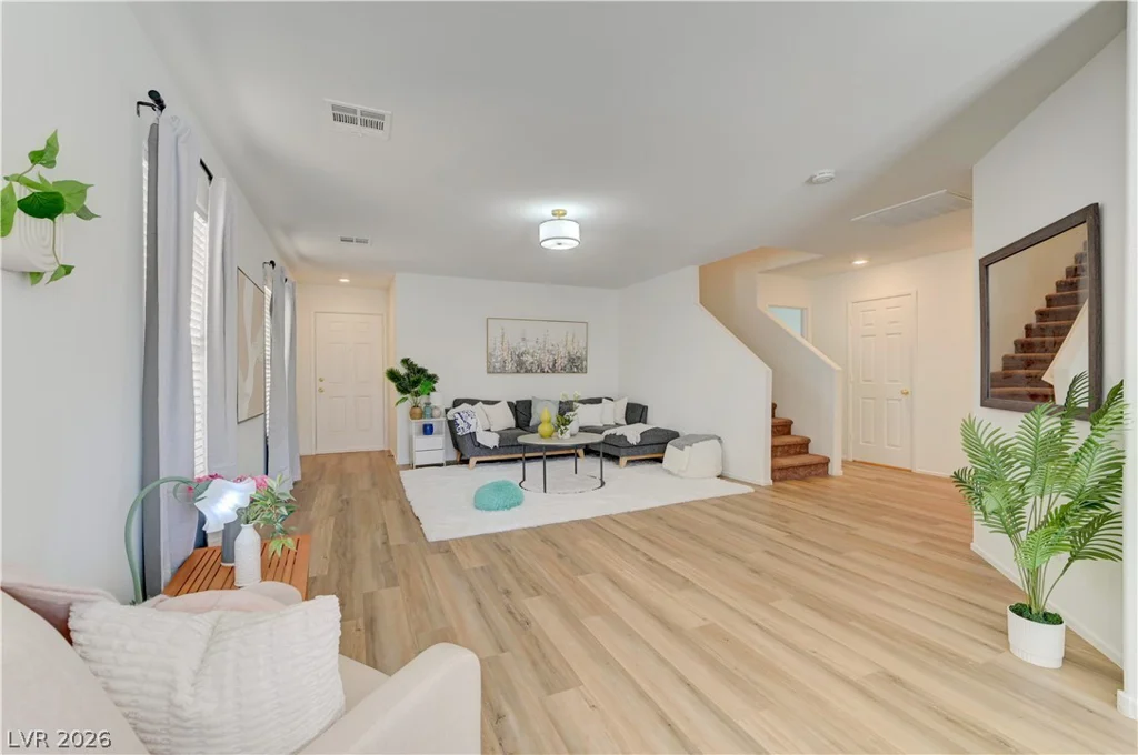 7737 Prosperity River, Las Vegas, NV 89129