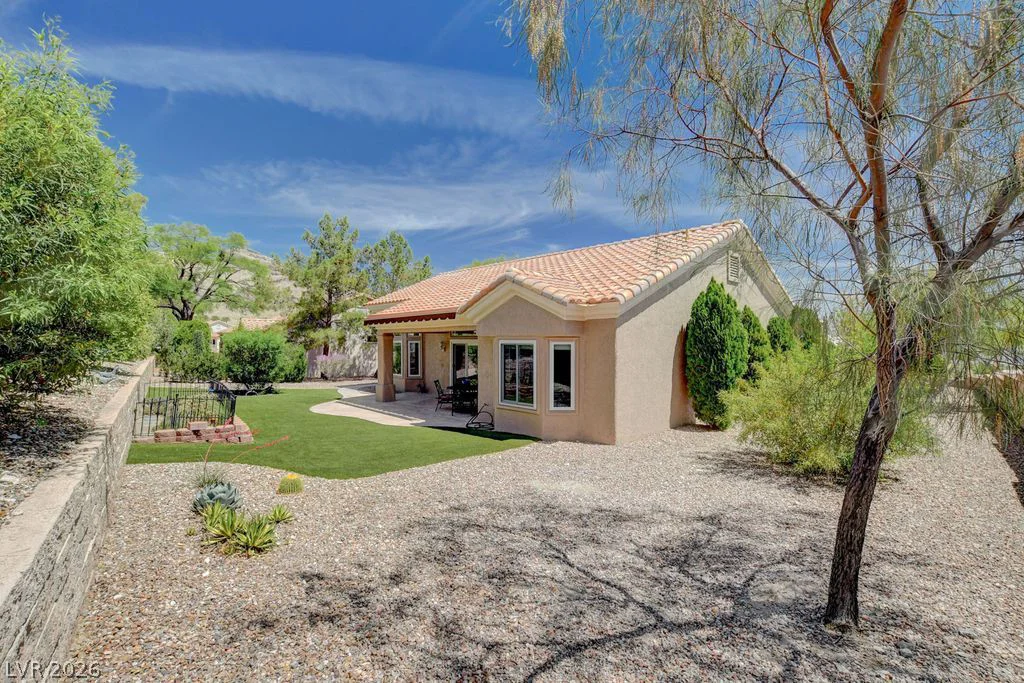 10701 Hunters Woods, Las Vegas, NV 89134