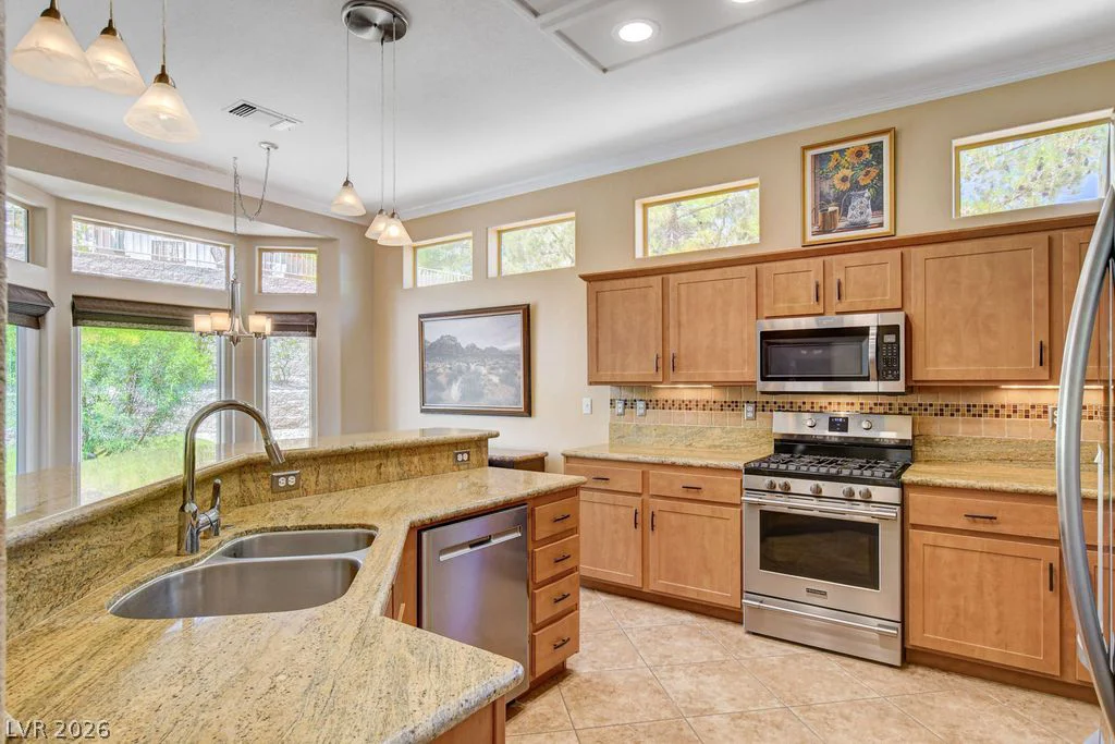 10701 Hunters Woods, Las Vegas, NV 89134
