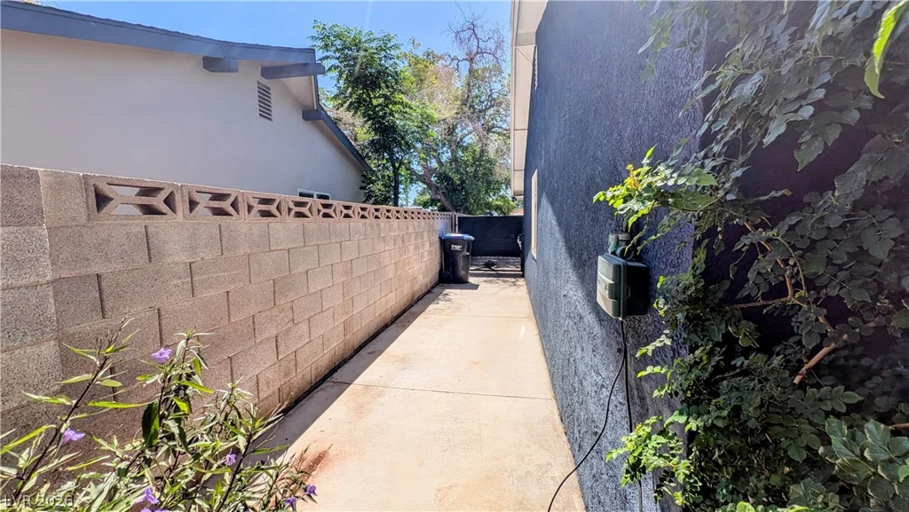 26 Zircon, Las Vegas, NV 89106