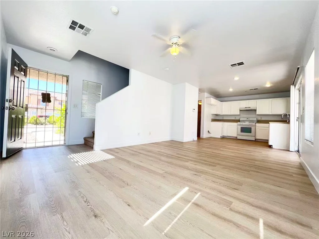 5893 Rainbow Bridge, Las Vegas, NV 89142