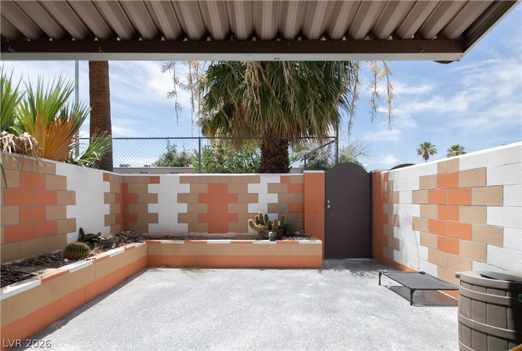 5927 Vegas, Las Vegas, NV 89108