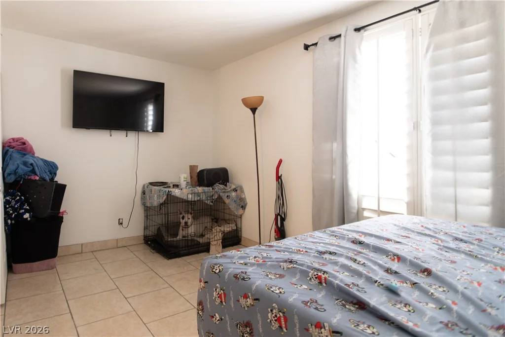 5927 Vegas, Las Vegas, NV 89108