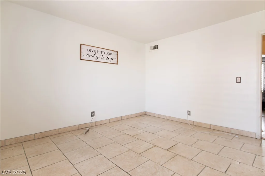 5927 Vegas, Las Vegas, NV 89108
