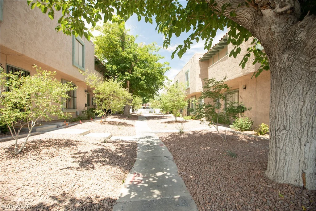 5927 Vegas, Las Vegas, NV 89108