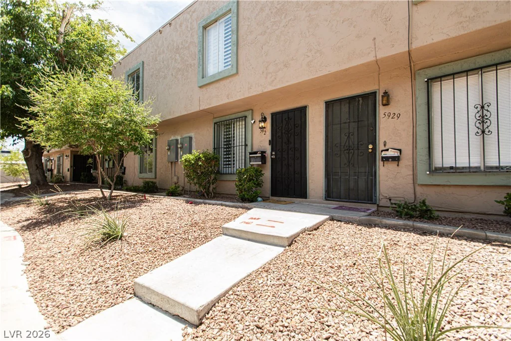 5927 Vegas, Las Vegas, NV 89108