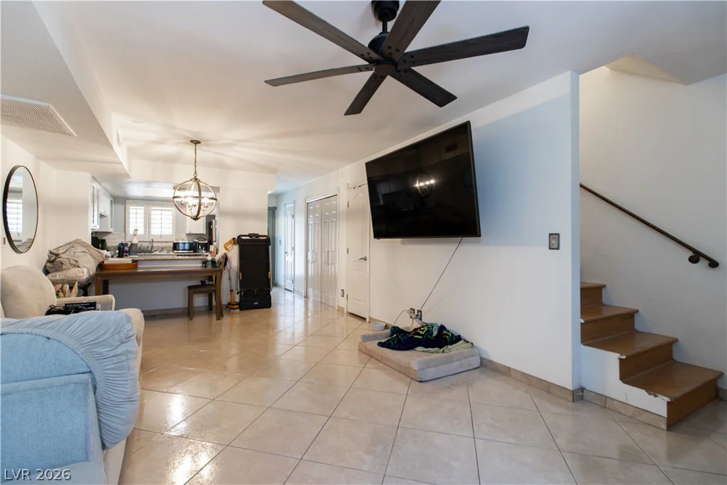 5927 Vegas, Las Vegas, NV 89108