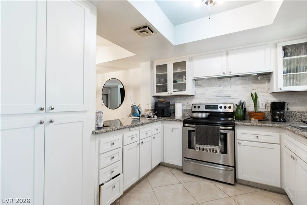 5927 Vegas, Las Vegas, NV 89108